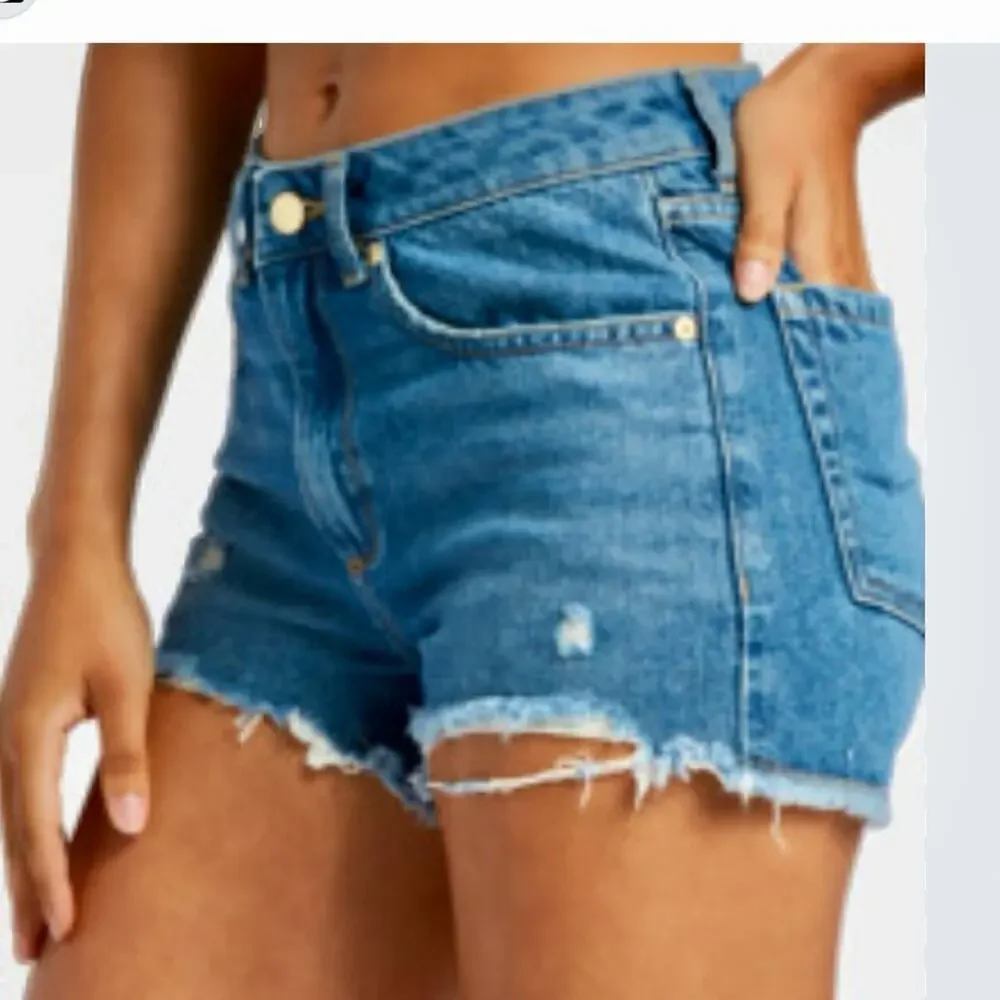 NWT Roxy high rise Blue wash distressed frayed cutoff Shorts size 25